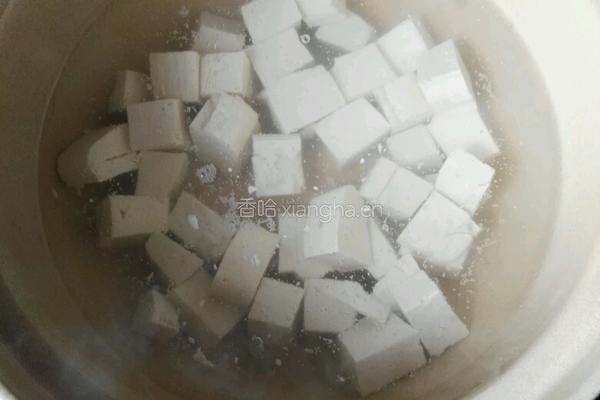 砂锅鲫鱼豆腐的做法图解4