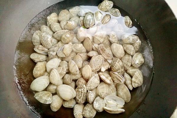 菠菜拌花蚬的做法图解6