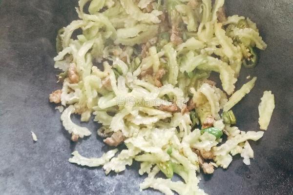 苦瓜炒肉的做法图解5