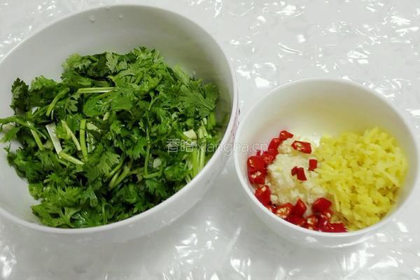 凉拌香菜的做法图解2