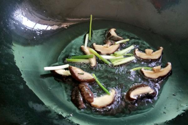 玉子豆腐炖香菇虾米的做法图解5