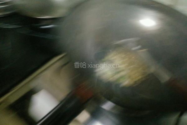 香菇鸡蛋炒白菜的做法图解7