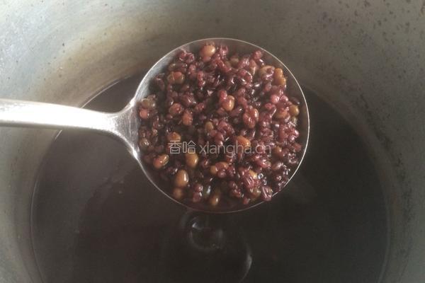 绿豆黑米粥的做法图解6