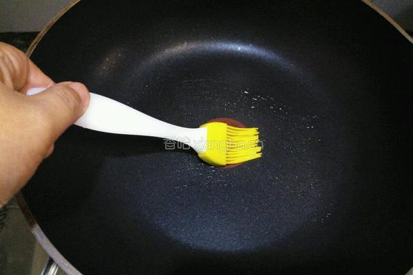 牛奶鸡蛋玉米面饼的做法图解3