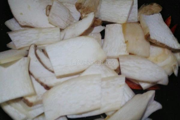 鸡腿菇炒鸡肉的做法图解8