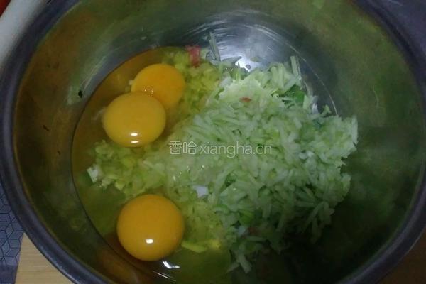 香肠鸡蛋早餐饼的做法图解4