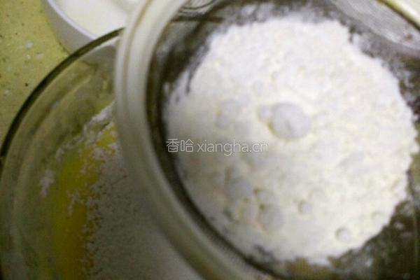 电饭锅版蛋糕的做法图解4