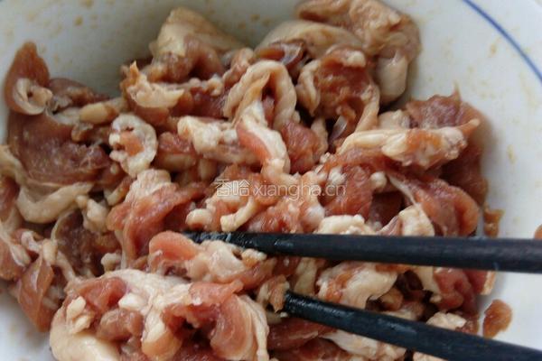孜然圆葱羊肉的做法图解1