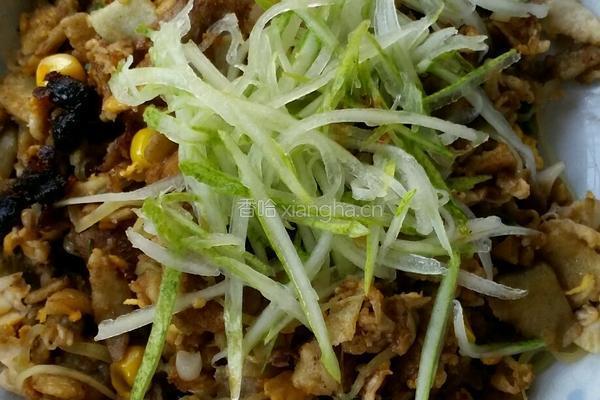 黄瓜炒绿豆粉皮的做法图解3