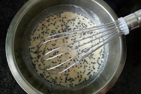 香煎芝麻肉松卷的做法图解2