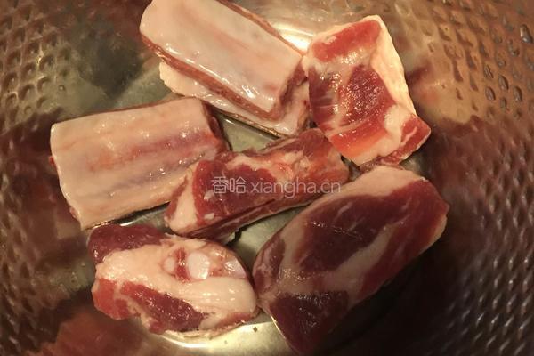 排骨海带冬瓜玉米汤的做法图解1