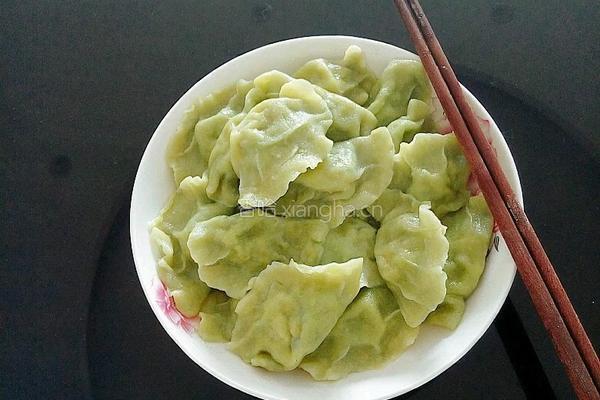 猪肉芹菜香菇木耳水饺的做法图解7