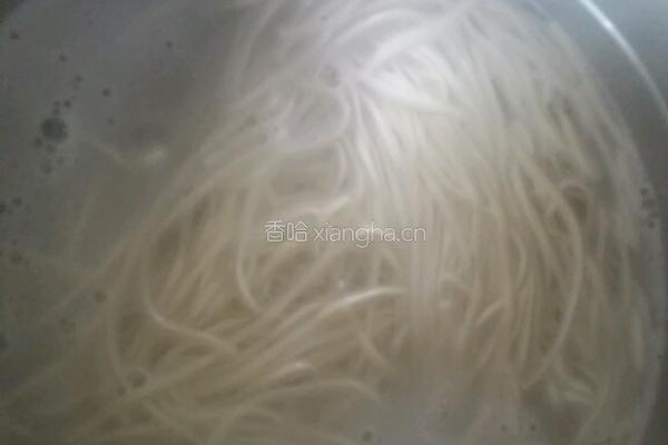 西红柿鸡蛋荆芥面条的做法图解6