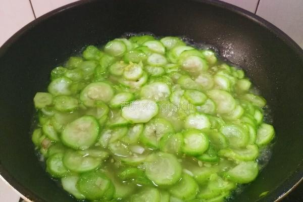 粉条丝瓜汤的做法图解7