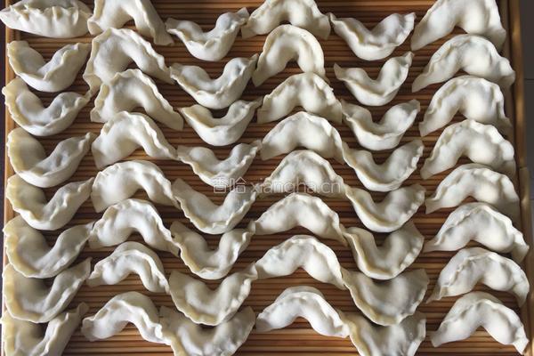 蒸菜:烫面蒸饺的做法图解7