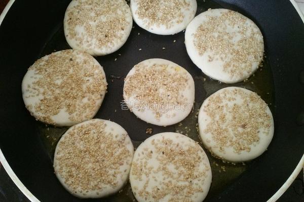 豆沙糯米粉芝麻饼的做法图解7
