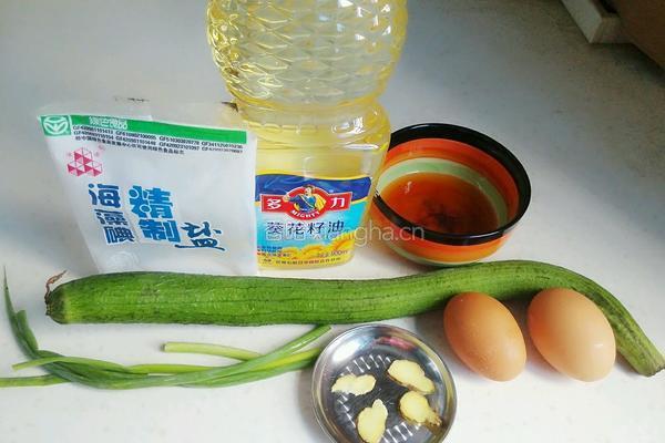 丝瓜炒鸡蛋的做法图解1
