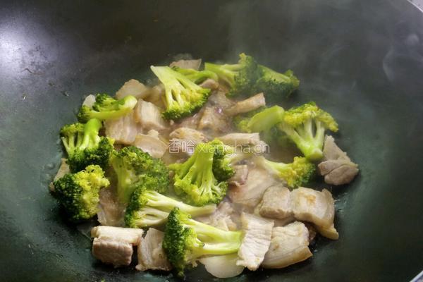 西蓝花炒肉的做法图解9