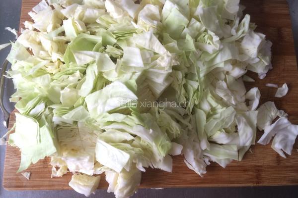 包菜炒豆干的做法图解2