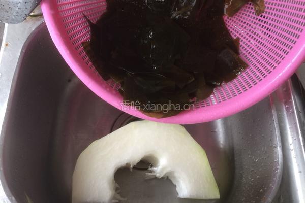 冬瓜海带汤的做法图解1