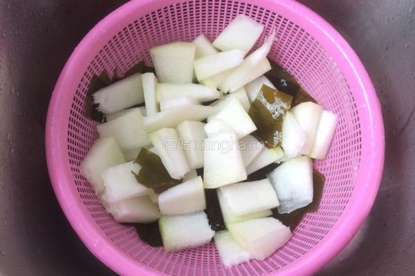 冬瓜海带汤的做法图解2