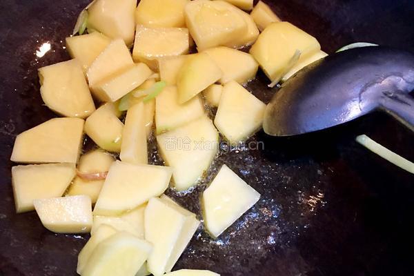 土豆炖豆角的做法图解4