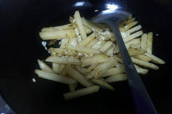 腐竹土豆煲的做法图解3