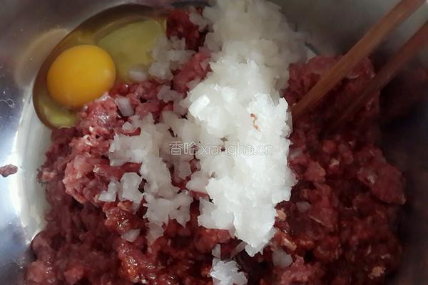 三层牛肉汉堡的做法图解3