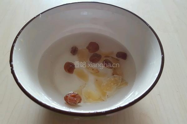 绿豆莲子百合桂圆粥的做法图解4