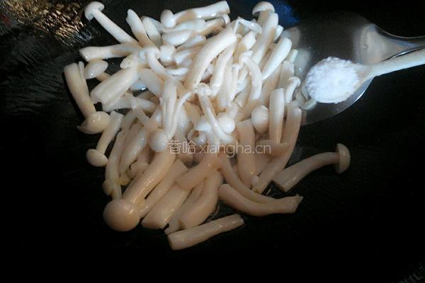 海鲜菇炒蛏肉的做法图解6