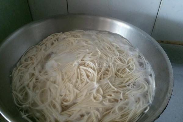 热干面的做法图解1