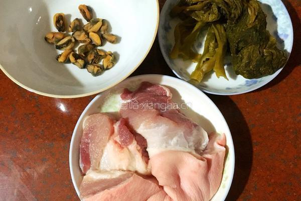 淡菜肘子肉咸菜汤的做法图解1
