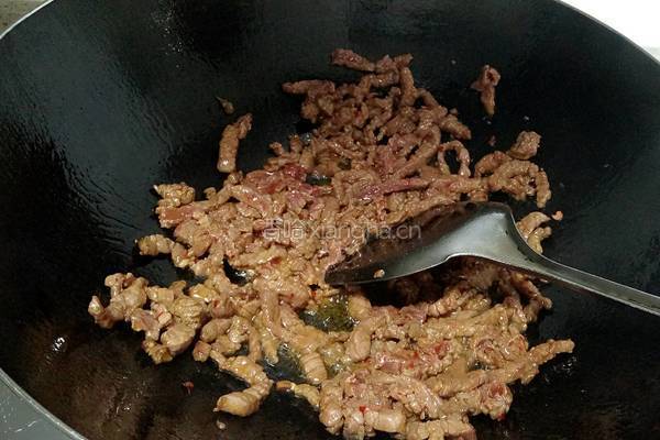 韭黄牛肉丝的做法图解4