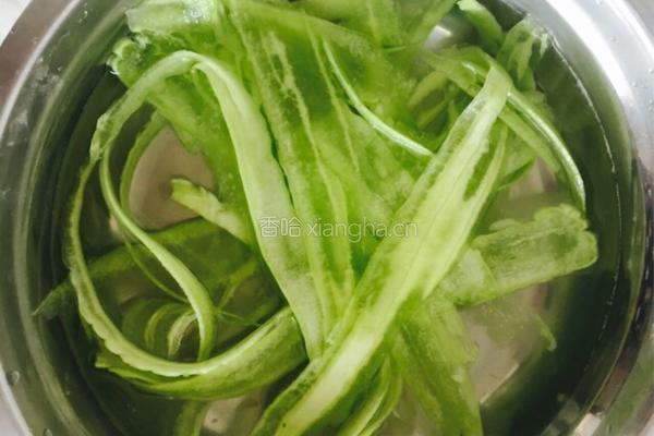蜂蜜酿苦瓜的做法图解3