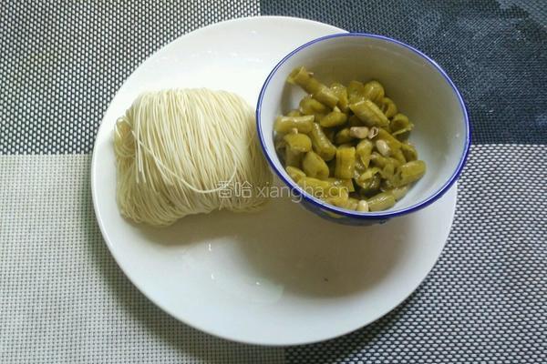 酸豆角汤面的做法图解1