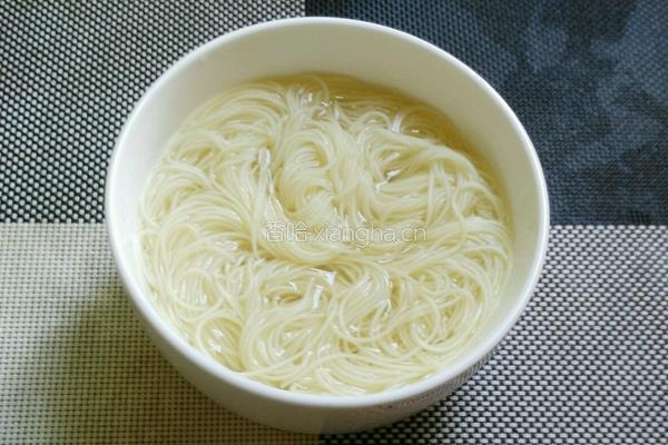 酸豆角汤面的做法图解3