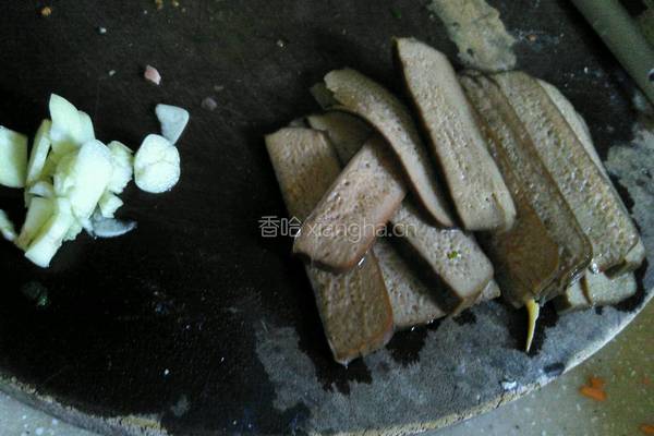 鸡蛋干炒生菜的做法图解2