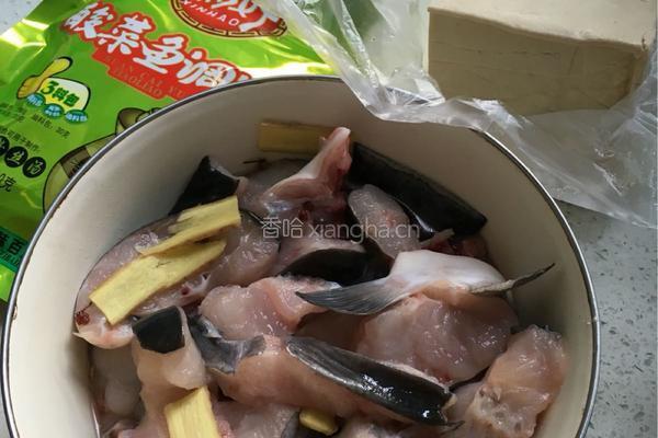 酸菜鱼的做法图解1