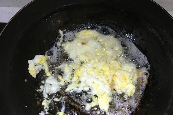 丝瓜火腿鸡蛋炒意大利面的做法图解6