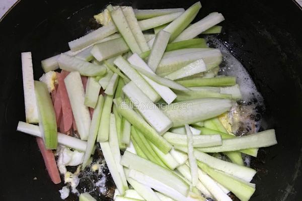 丝瓜火腿鸡蛋炒意大利面的做法图解7
