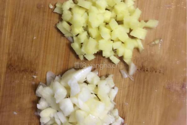 剁椒金针菇大虾的做法图解3
