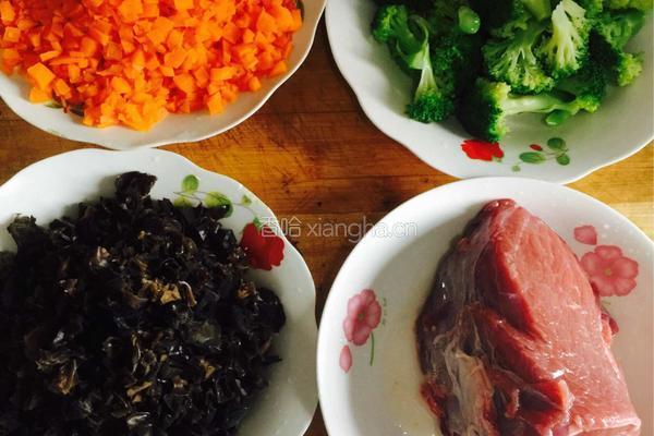 牛肉水饺的做法图解1