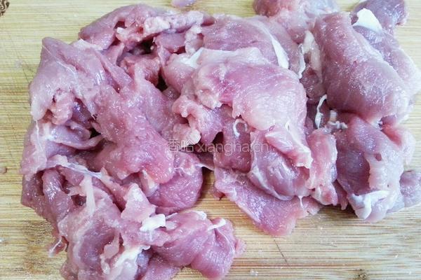 猪里脊肉滑蛋的做法图解2