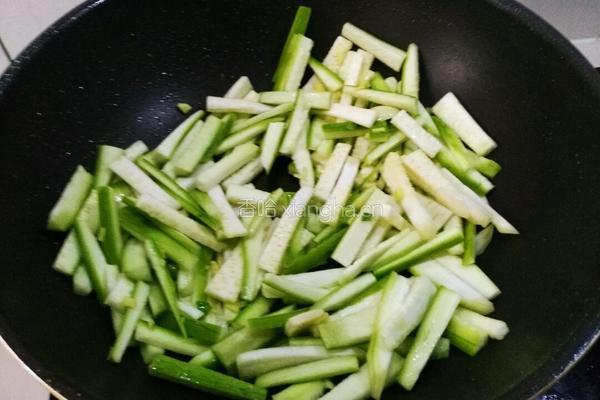 丝瓜炒鸡蛋的做法图解6