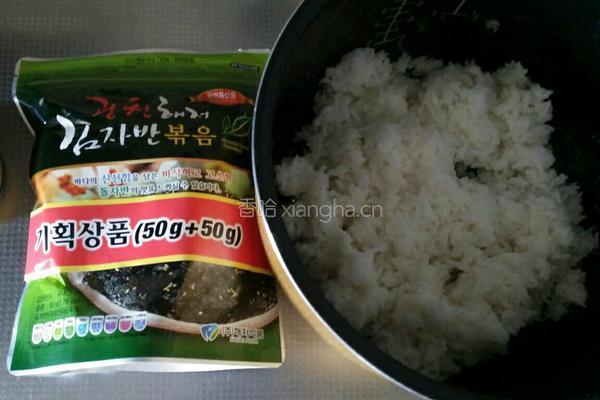紫菜饭团的做法图解1