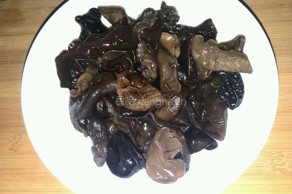 黑木耳炒肉的做法图解4