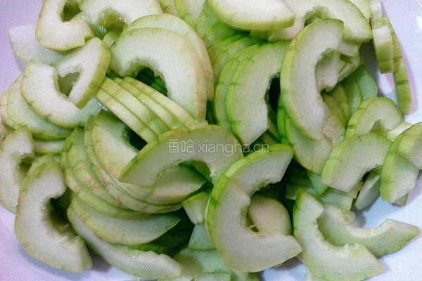 白瓜炒肉的做法图解2