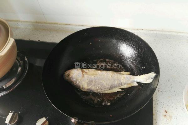 香煎黄花鱼的做法图解2