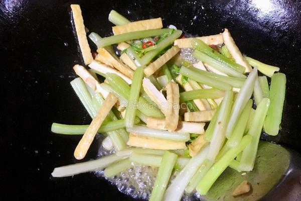 西芹炒豆干的做法图解9