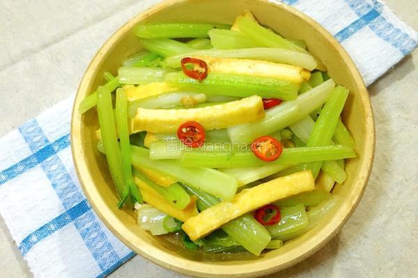 西芹炒豆干的做法图解10